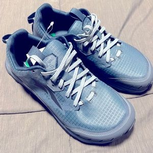 Women’s size 10 Altra lone peak 6 trail running shoes. Never worn.